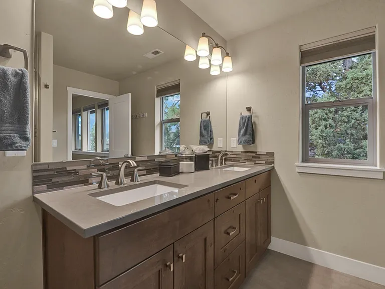 63132 NW Via Cambria — Photo 15
