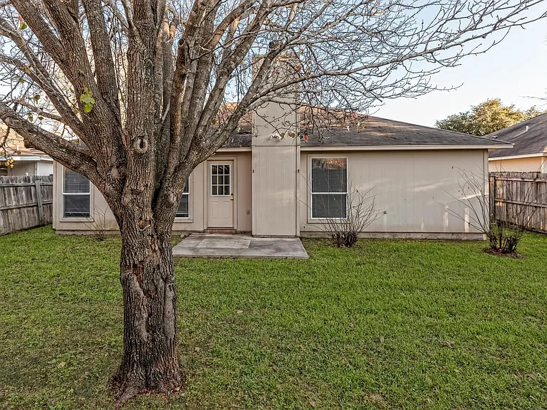 4806 Sterling Manor Dr — Photo 15