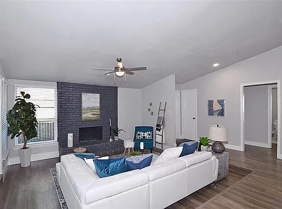 3 bed, 1273 sqft, $2,400 — Photo 4