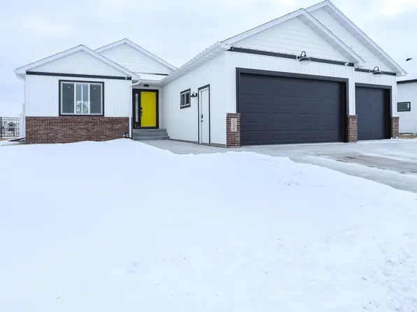 7336 30th St S, Fargo, ND 58104