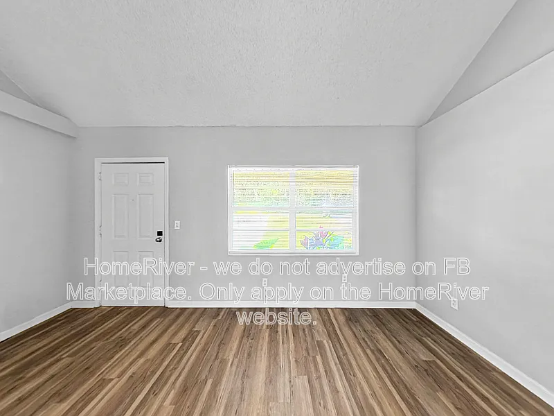2 bed, 2.0 bath, 754 sqft, $1,085 — Photo 3