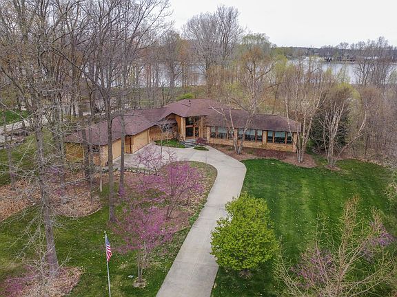 4th image of 8822 W Lake Pointe Dr