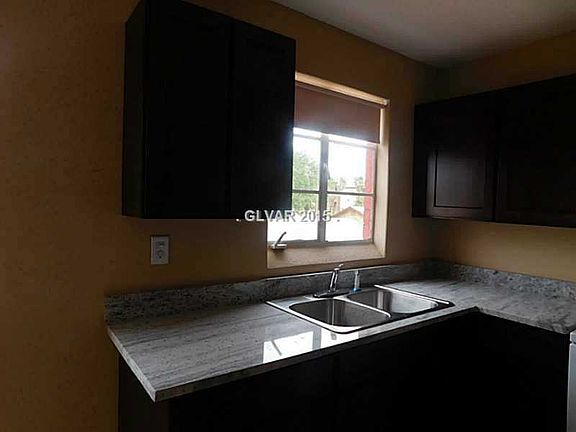 3rd image of 305 N 11th St APT B