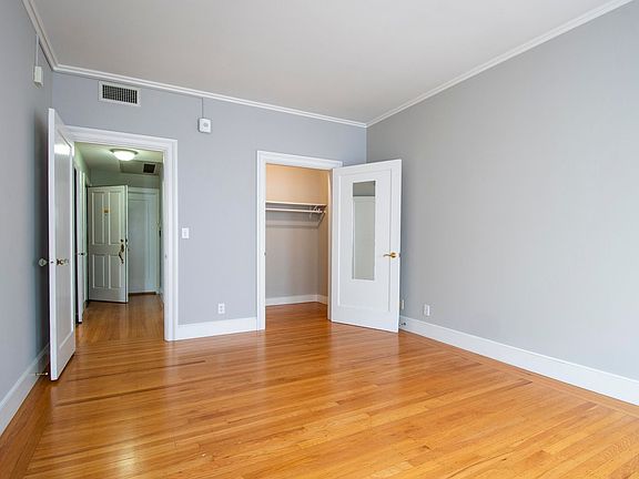 5th image of 2300 Bay St APT 201