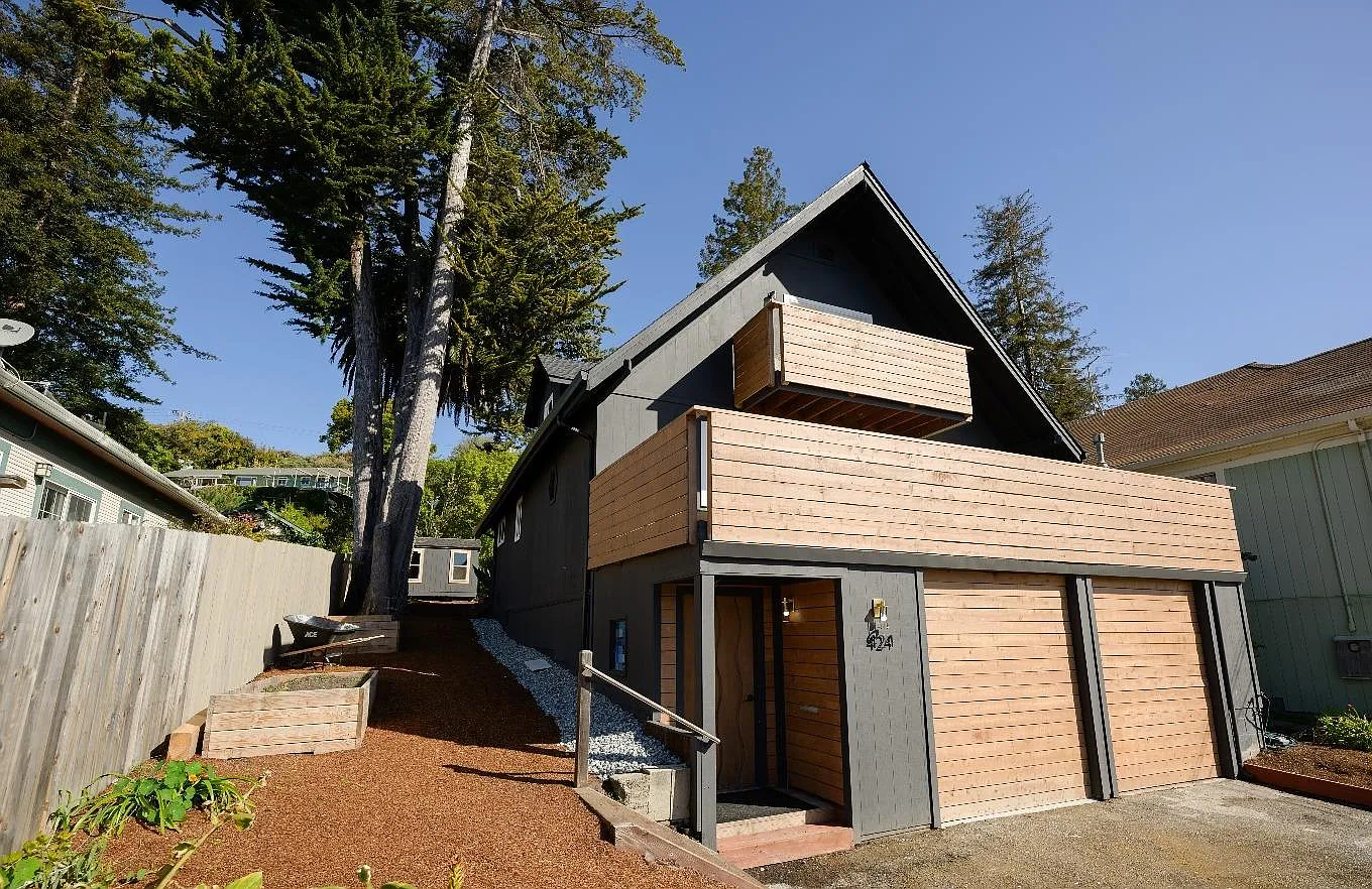 424 Escalona Dr photo 1