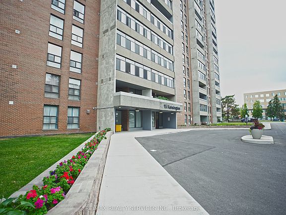 3rd image of 15 Kensington Rd E #1901
