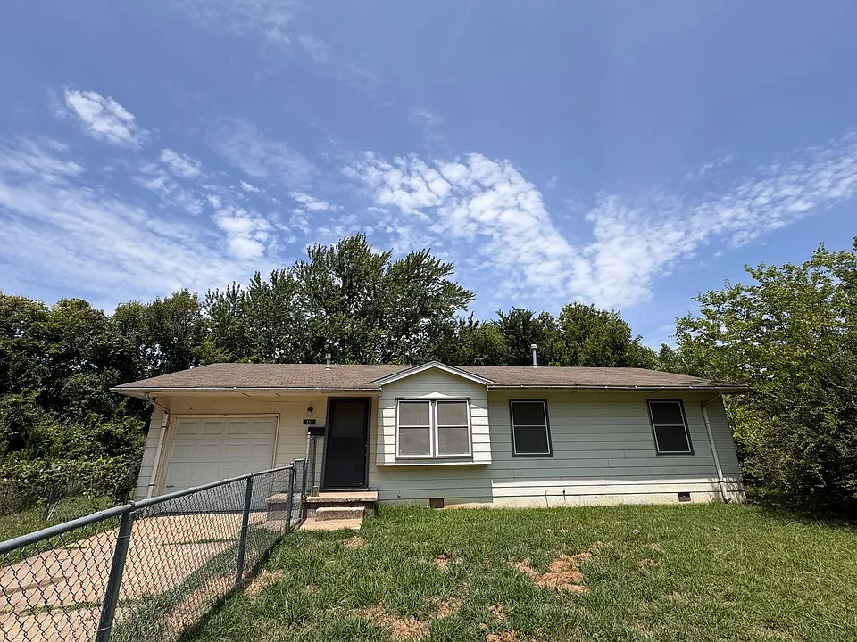 335 W 61st Pl N