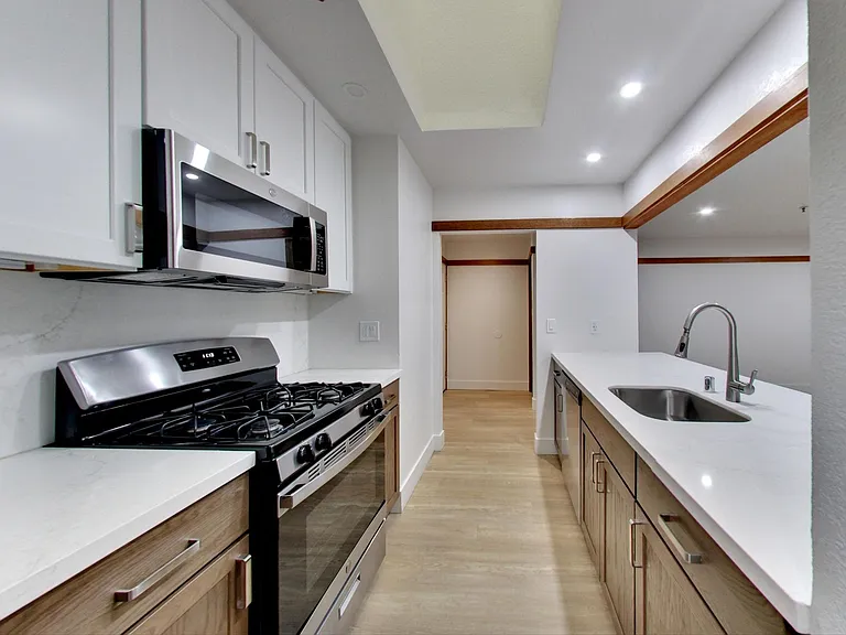 Riverwood Apartments — Photo 29