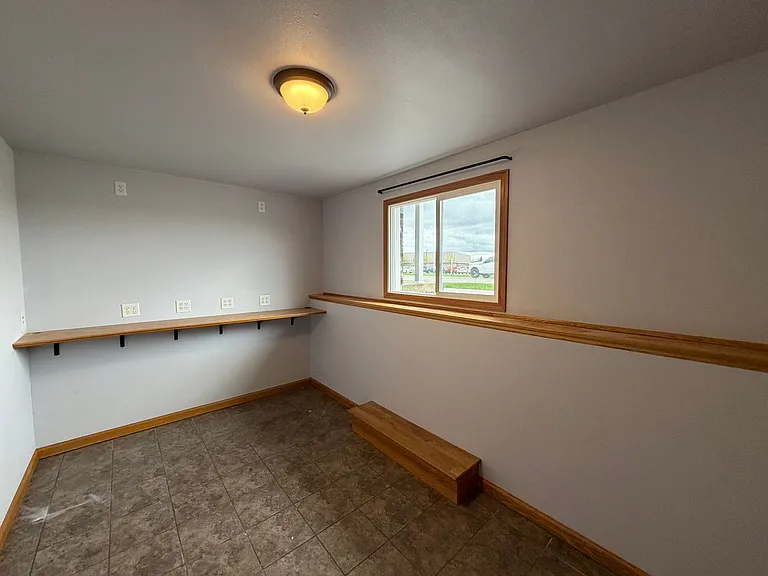 1508 E Becker Rd — Photo 16