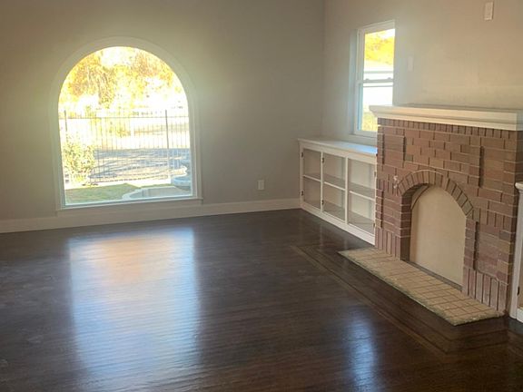 2nd image of 4146 Broadway #110
