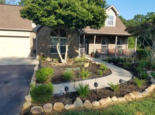 385 Rolling Hills Rd, Vine Grove, KY 40175