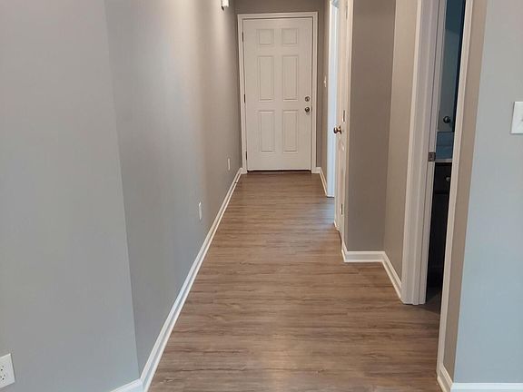 5th image of 2368 Huntly Pl