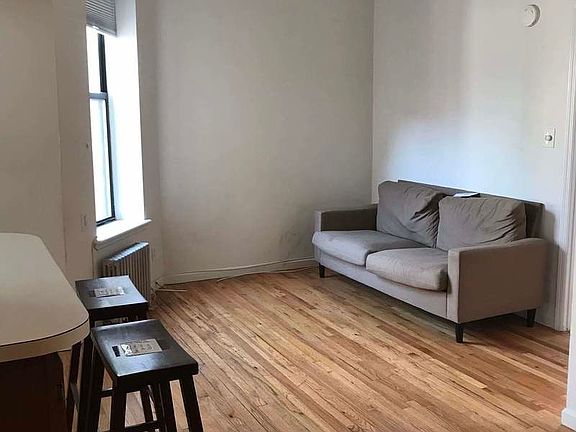 3rd image of 302 E 91st St #5L