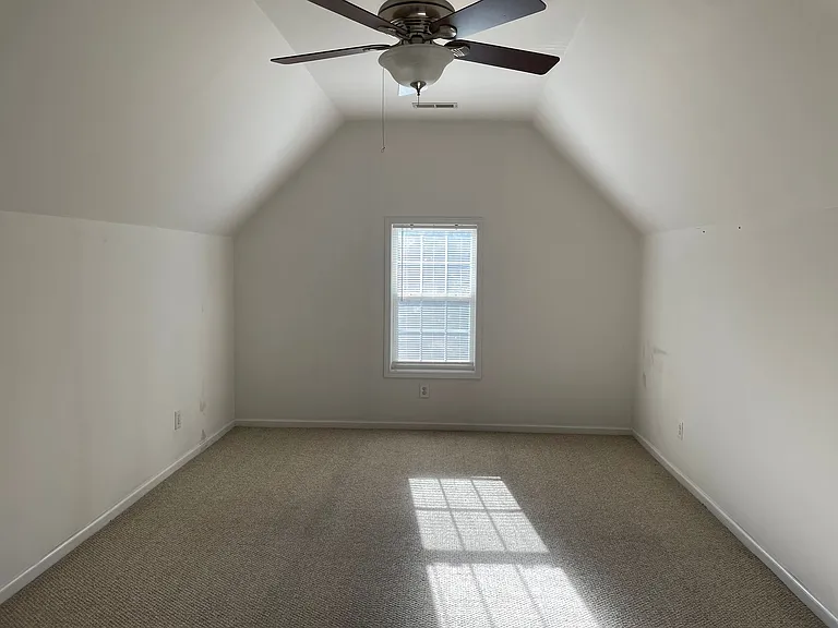 621 Riverwood Dr SE — Photo 34