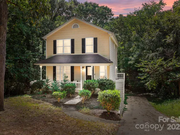 8200 Kerrybrook Cir, Charlotte, NC 28214