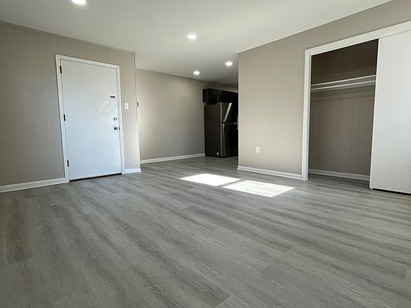 4th image of 405 Penn St APT 1