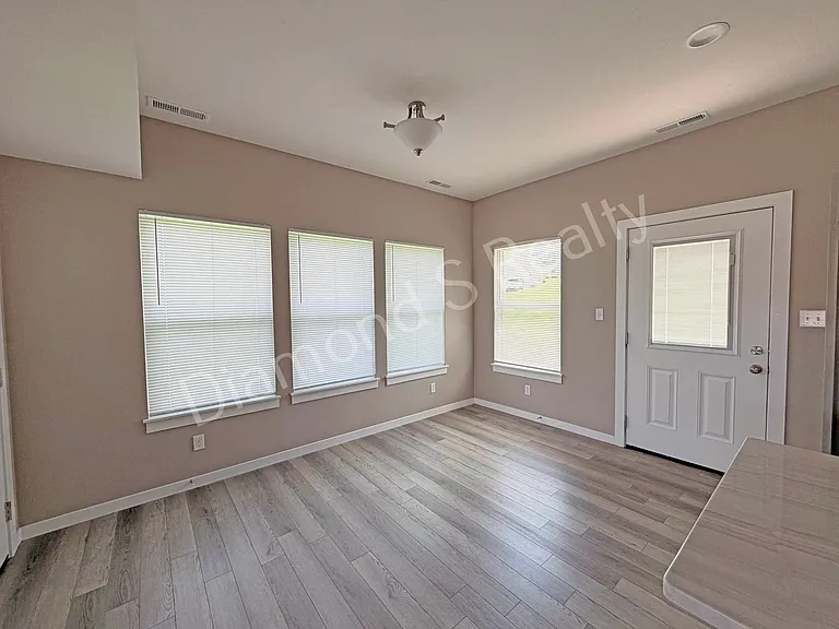 2124 N Bradbury Ln — Photo 11