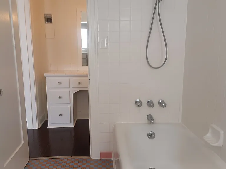 639 Orange Grove Ave #110 — Photo 9