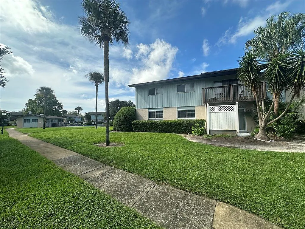 3 bed, 2.0 bath, 1149 sqft, $1,800 — Photo 4