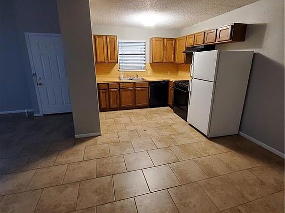 4th image of 4813 Shadowbend Dr #B
