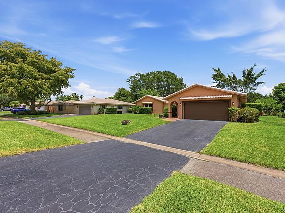 4th image of 8557 Shadow Wood Boulevard