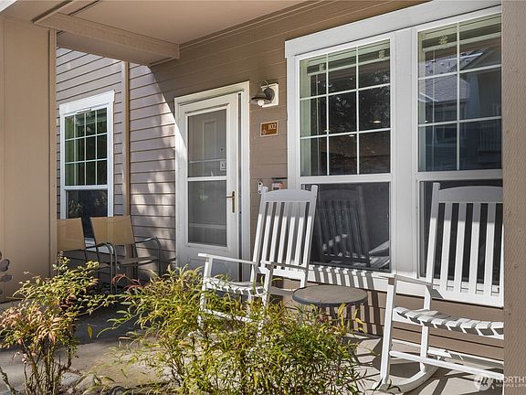 5th image of 22627 NE Alder Crest Drive #102