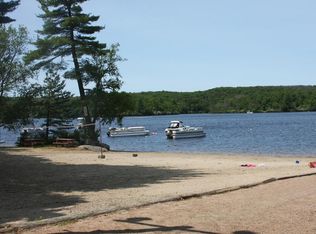 20 Roslyn Rd, Douglas, MA 01516