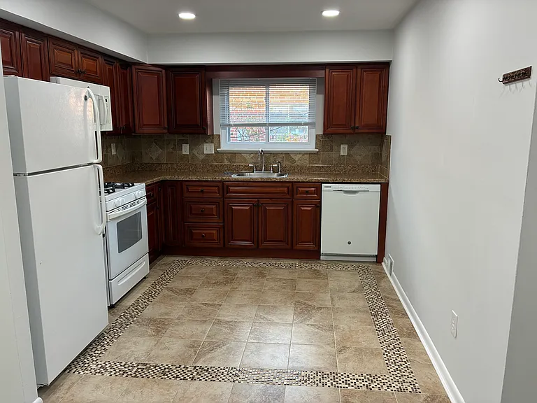 2025 Beyer Ave #2 — Photo 4