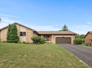1027 Amble Rd, Shoreview, MN 55126
