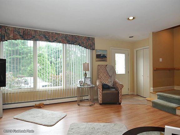 4th image of 8 Pasadena Dr