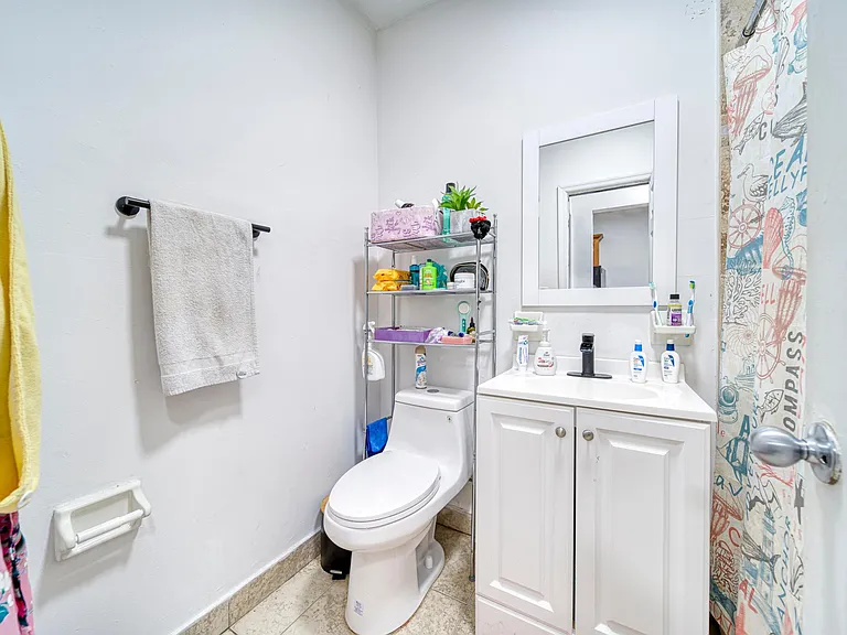 417 NE 26th St #5 — Photo 5