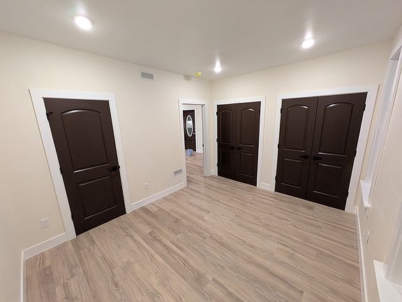 4th image of 205 Klein St #1