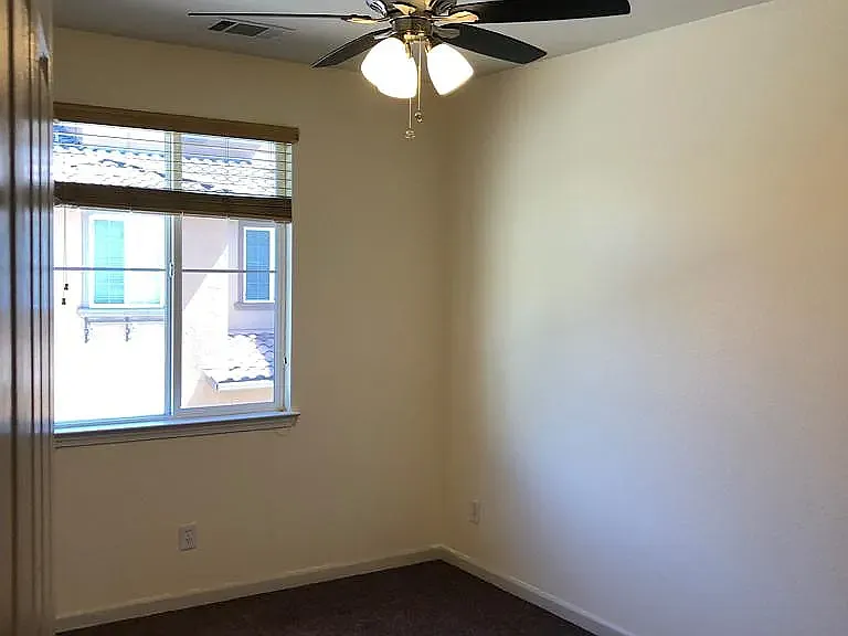 5066 Fioli Loop — Photo 4