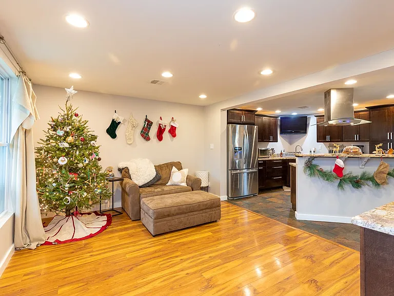 1025 Gauguin Dr — Photo 8