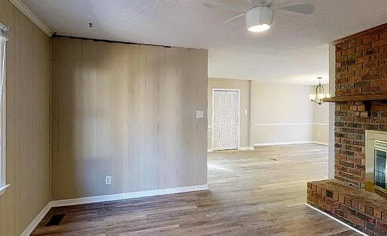 421 Constitution Dr — Photo 17
