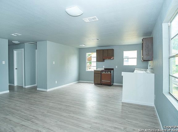 4th image of 211 La Manda Blvd