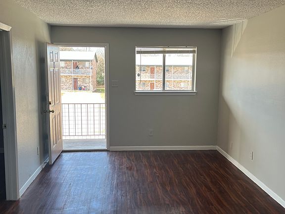 2nd image of 1012 Wells Cir #15