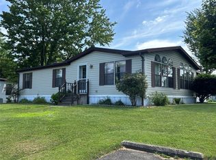8205 Cloveridge Dr, Erie, PA