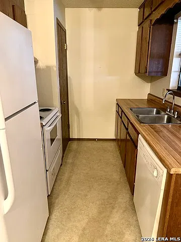 2 bed, 2.5 bath, 1080 sqft, $1,100 — Photo 4