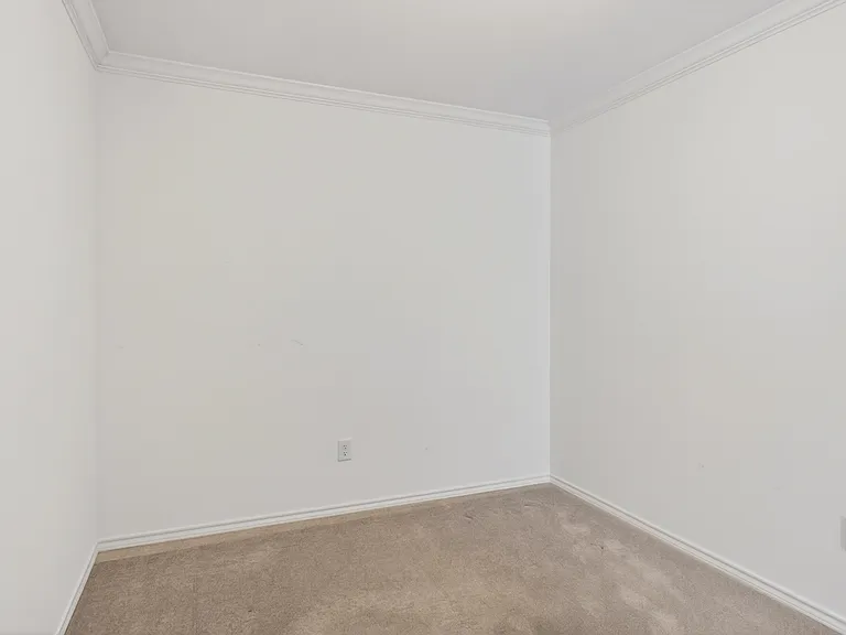 605 Grenada Lake Dr — Photo 13