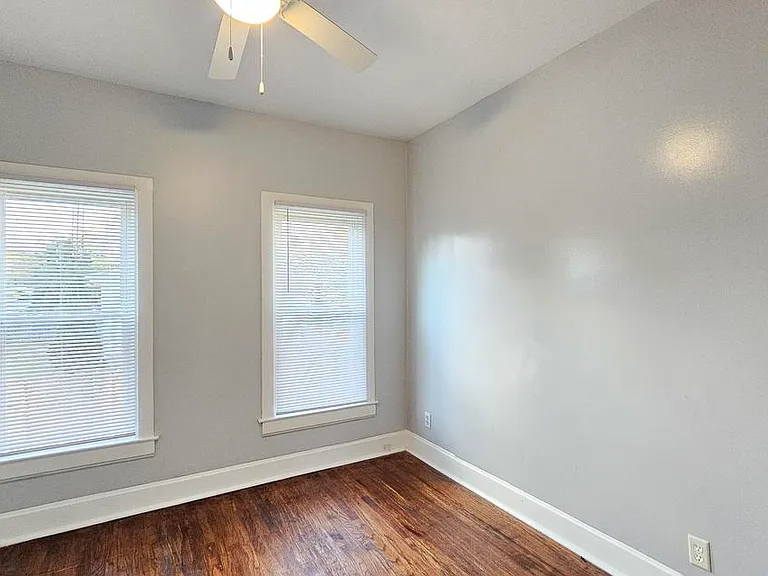 309 Derby St — Photo 12