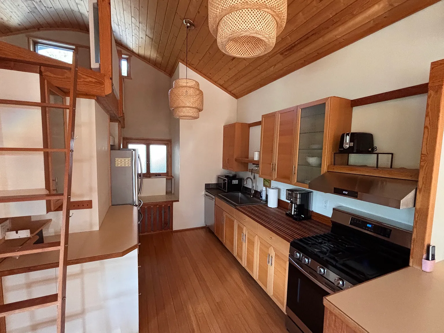 3 bed, 1344 sqft, $3,800 — Photo 3