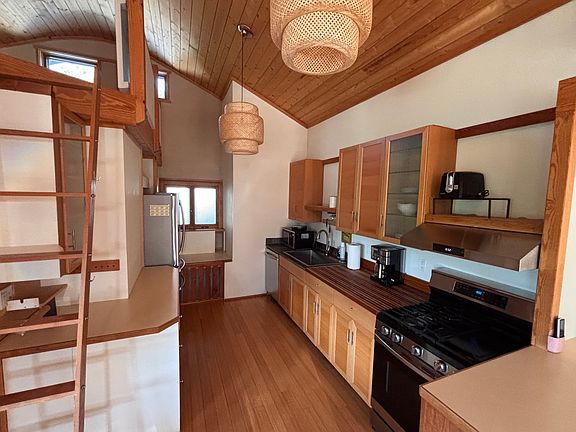 3rd image of 175 Blanton St