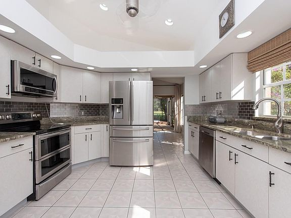 5th image of 9320 Fairway Lakes Ct