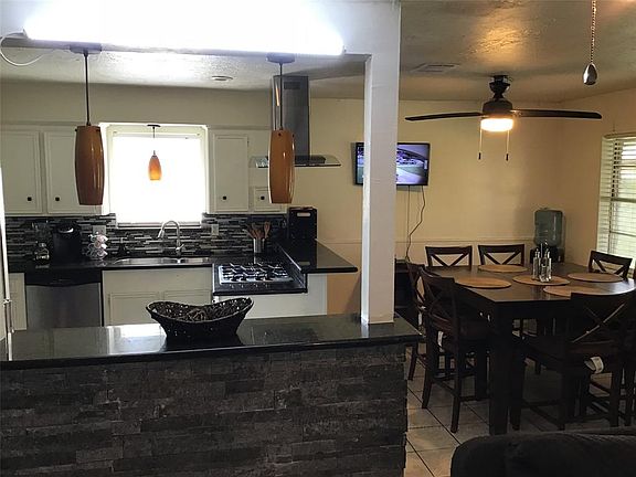 3rd image of 10606 Amblewood Dr