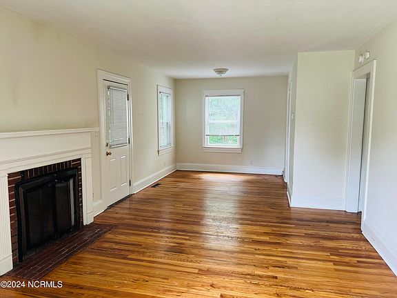 4th image of 108 N Eastern St