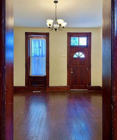 1016 Barton St — Photo 4