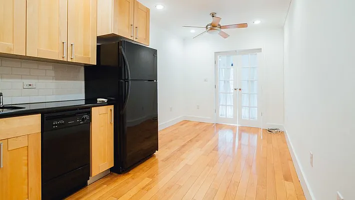 Rented by Nooklyn NYC LLC | media 4