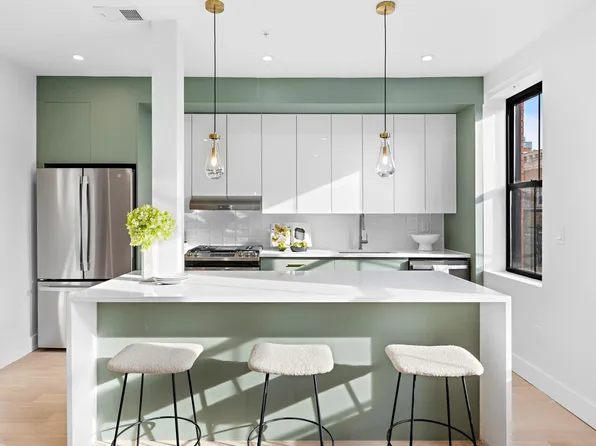 322 3rd Street image 12 of 25