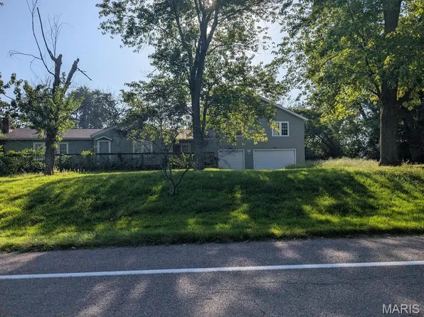 12816 Bellefontaine Rd, Saint Louis, MO 63138